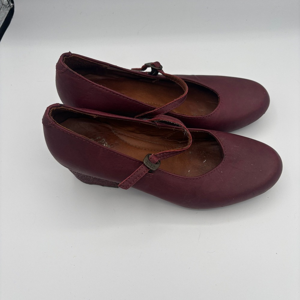Sergio Tomani Mary Jane Heels Women Sz 38 Burgundy Floral Embossed Block Heel - Picture 2 of 11